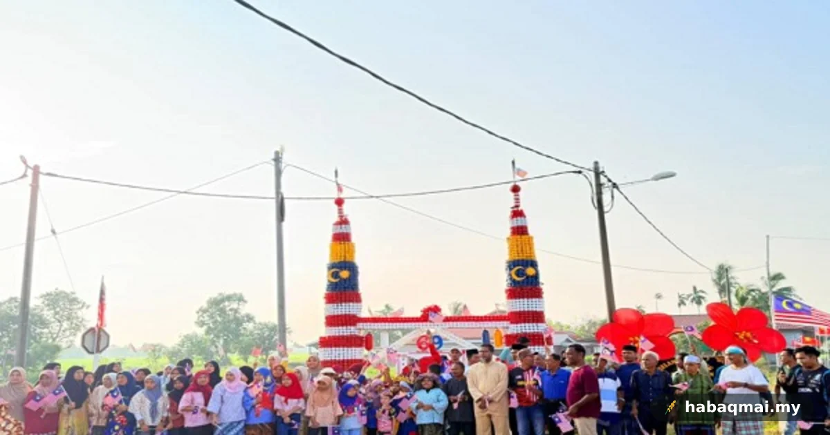 Komuniti Kuala Kedah Bina Replika KLCC Guna Botol Plastik